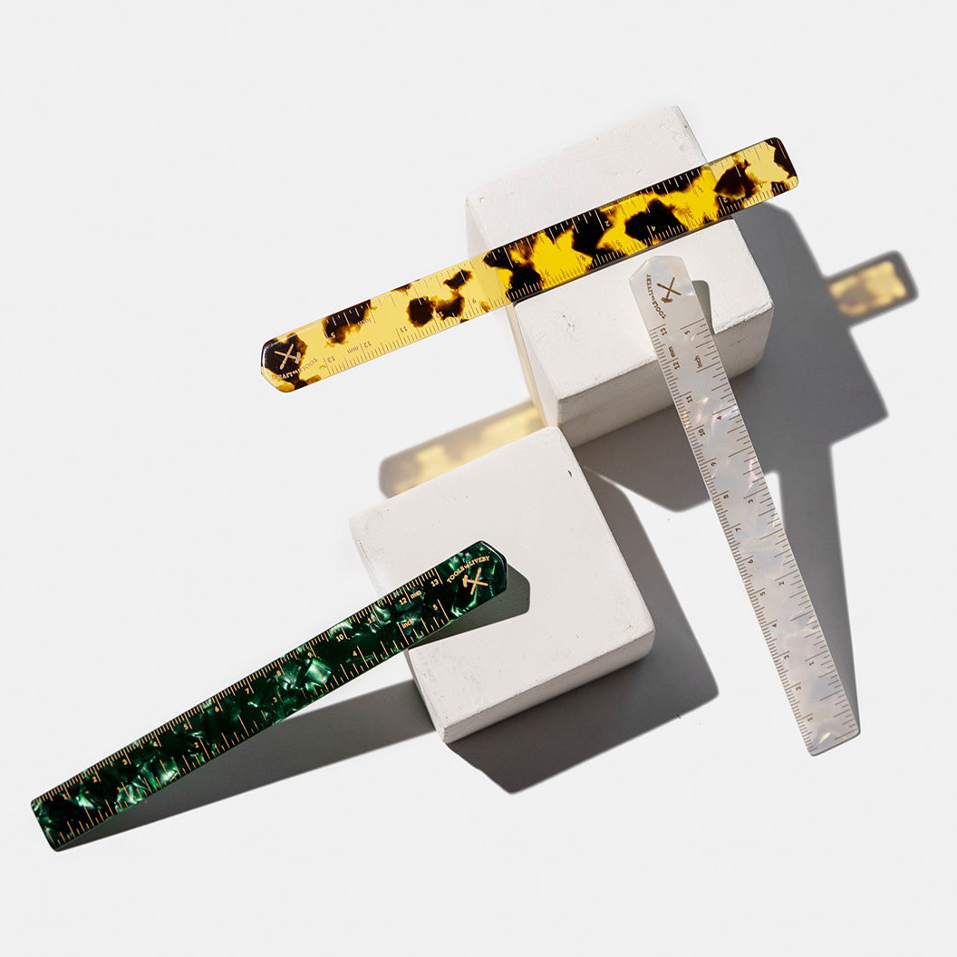 Hexetate ruler / white havana