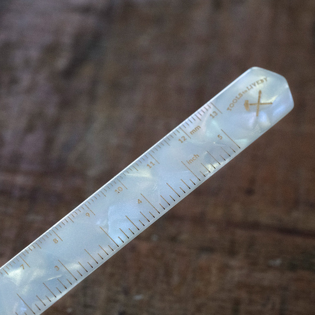 Hexetate ruler / white havana