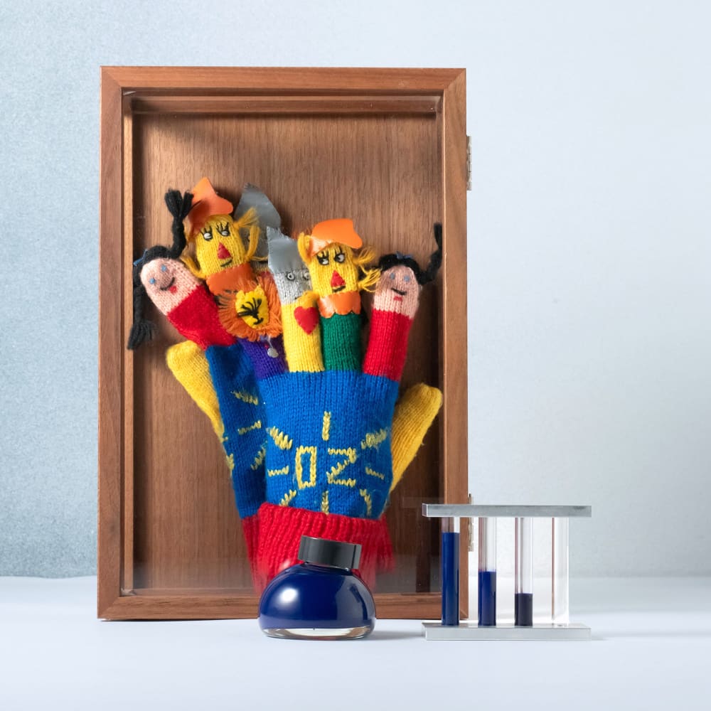 Colour specimen - Gloves of my memories - Ink